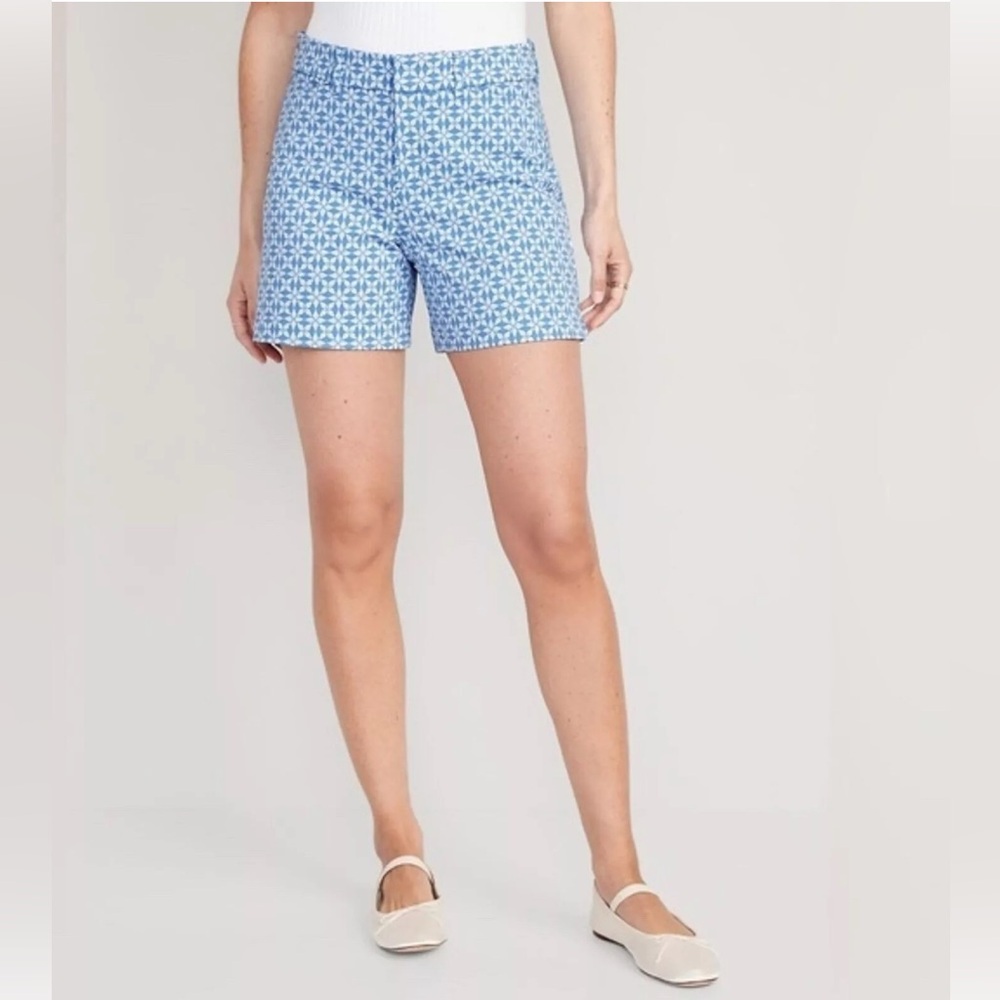NWT Old Navy High Waisted Pixie Trouser Shorts Blue Tile White Geometric 12